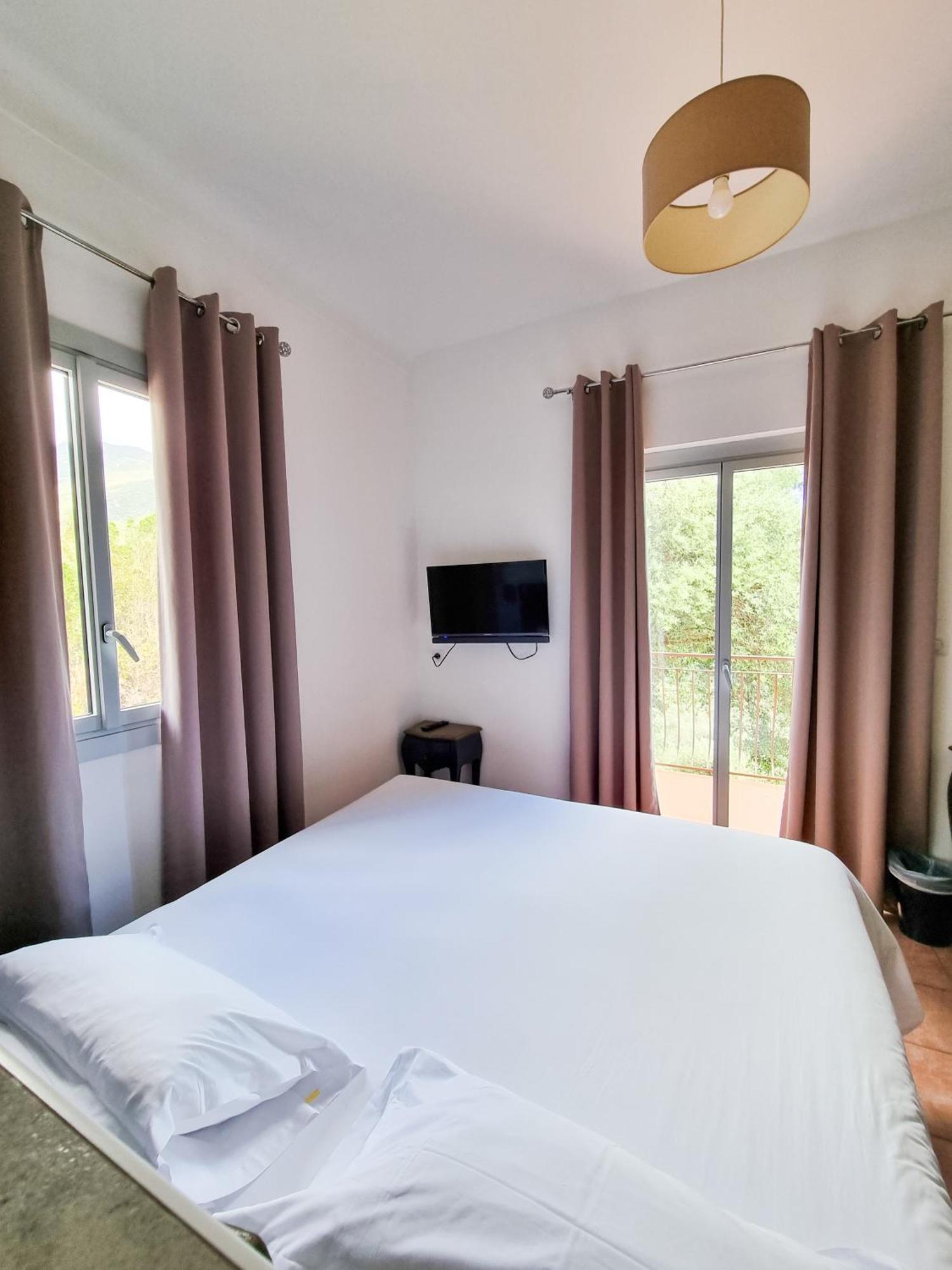 Hotel Les Orangers Olmeto (Corsica)